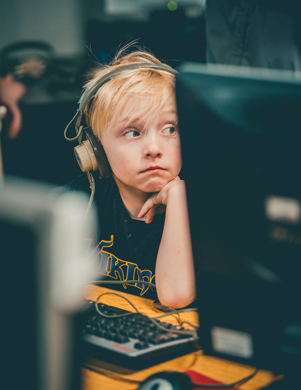 Understanding kids’ perception of online security at age 7-11.