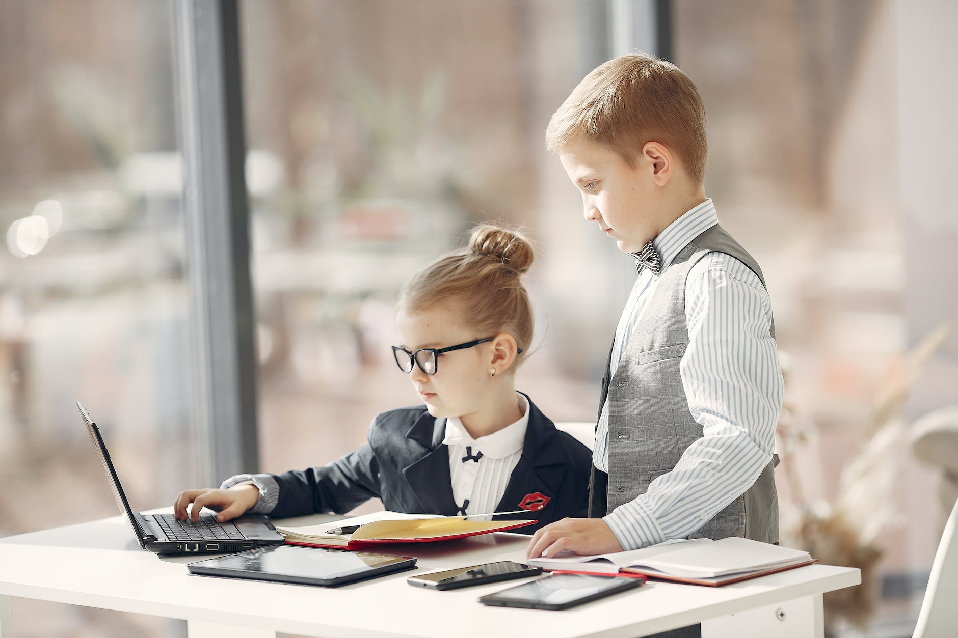Is there correlation between childhood bullying and workplace mistreatment?