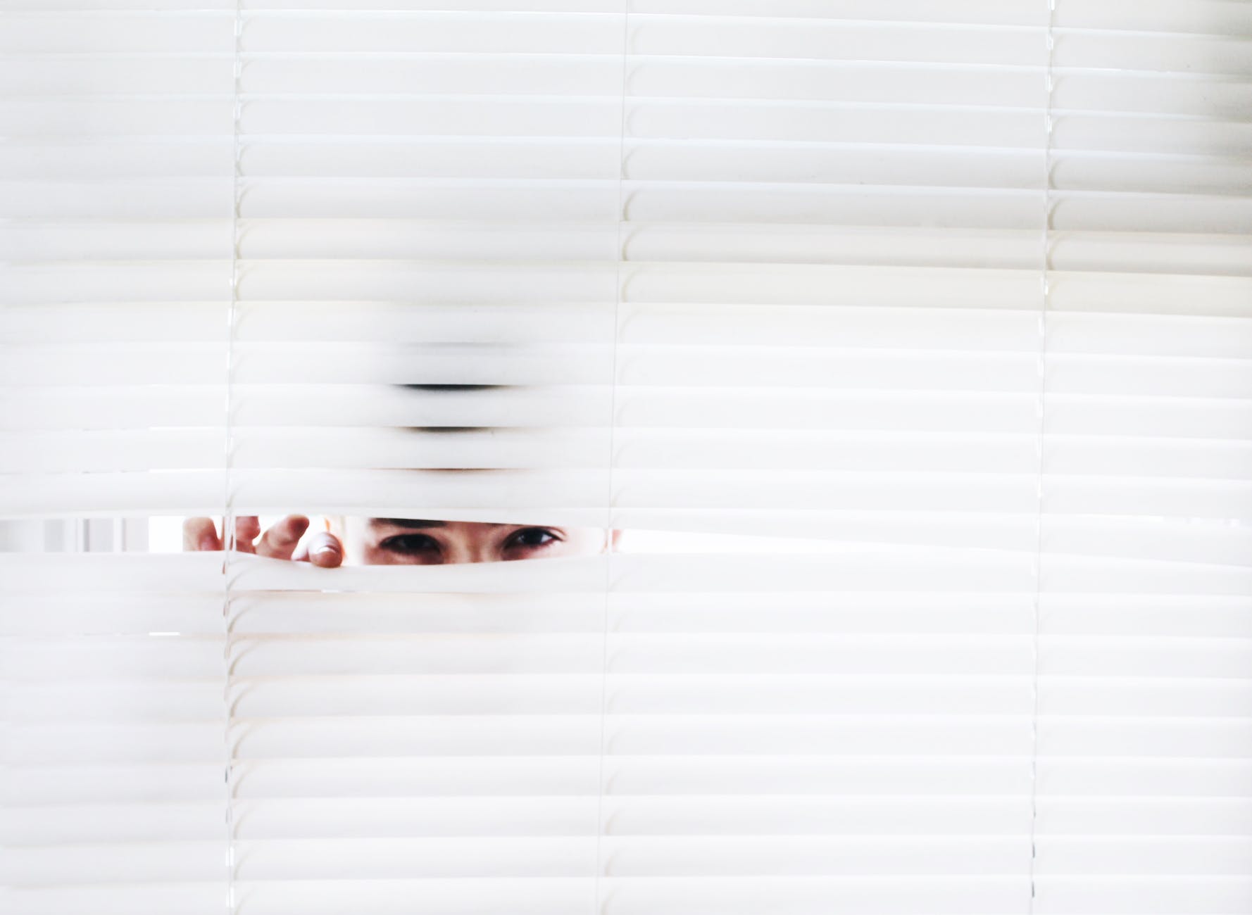 Insider cyber espionage in corporations: early detection